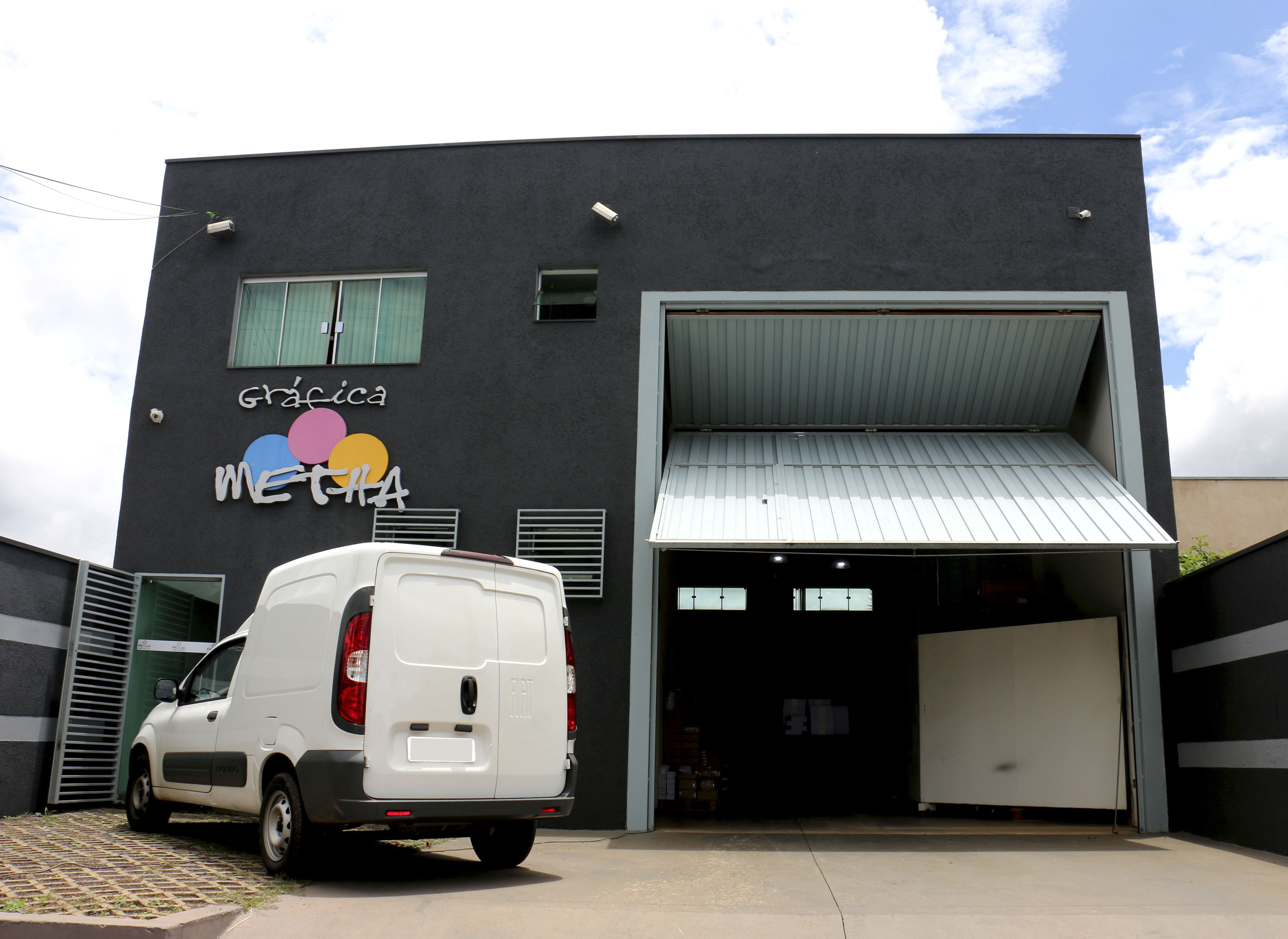 Gráfica Metha Fachada.jpg